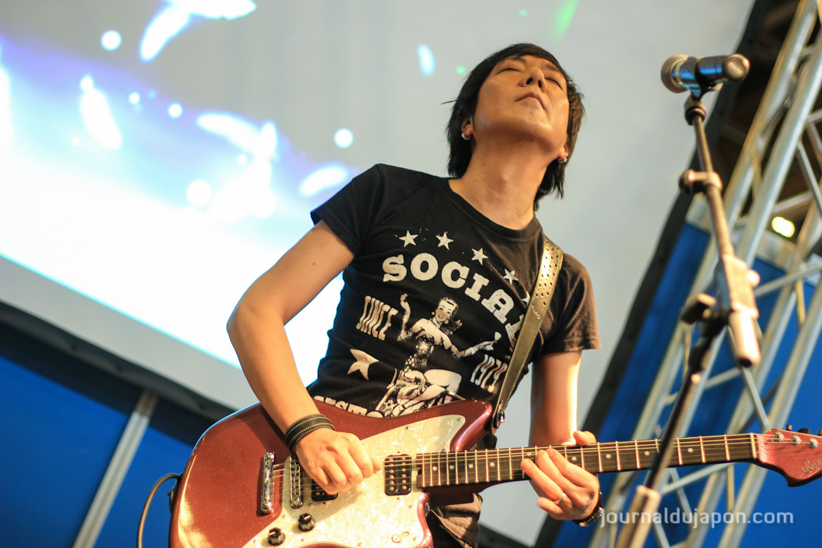 À la découverte de Yoshiaki Manabe, la guitare de The Pillows