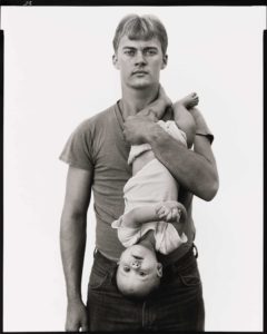 John Harrison, vendeur de bois, avec sa fille Melissa à Lewisville (Texas) (22/11/1981)