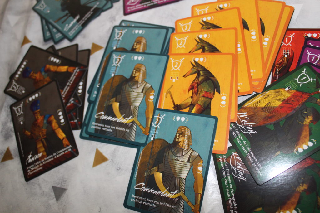 Photos des différentes cartes possible du jeu Invictus